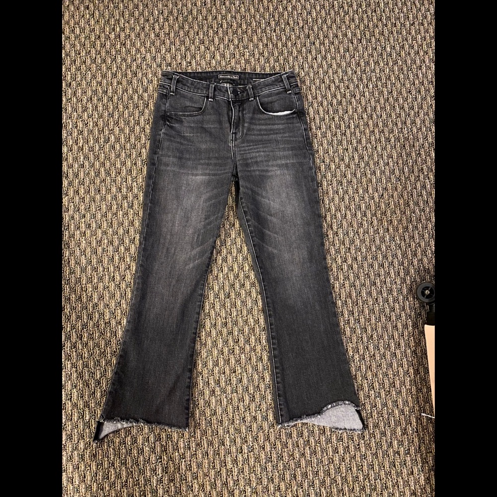 Abercrombie and Fitch - High Rise Crop Flare